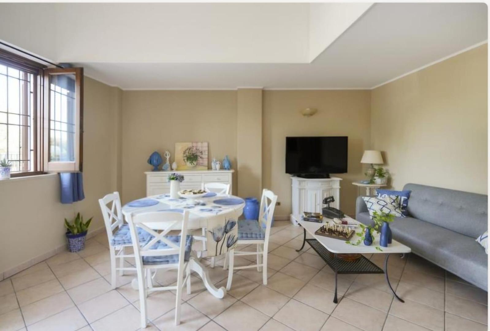 Domus De Peppe Holiday home *